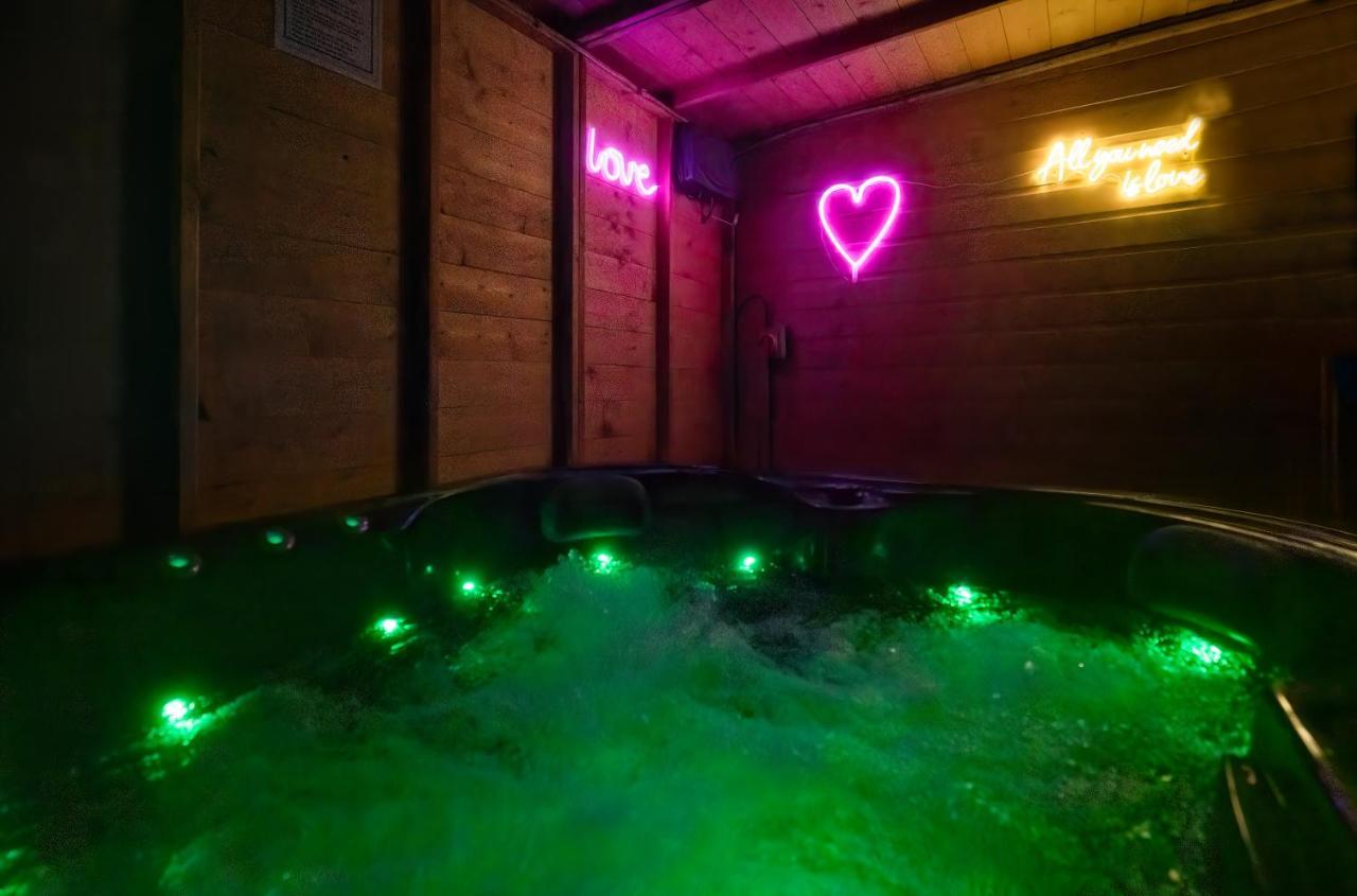 Апартаменти Perfect Couple Retreat To Unwind&Relax With Hottub Peacehaven Екстер'єр фото